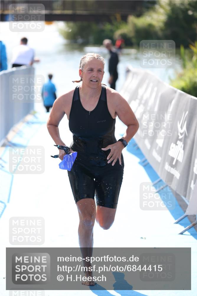 25.08.2024 - Elbe Triathlon Hamburg H.Heesch http://msf.ph/oto/6844415 25.08.2024 14:41:41 Schwimmen  meine-sportfotos.de