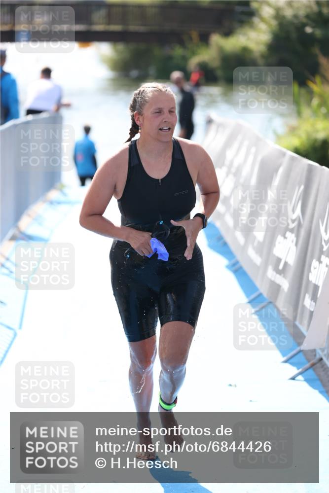 25.08.2024 - Elbe Triathlon Hamburg H.Heesch http://msf.ph/oto/6844426 25.08.2024 14:41:41 Schwimmen  meine-sportfotos.de