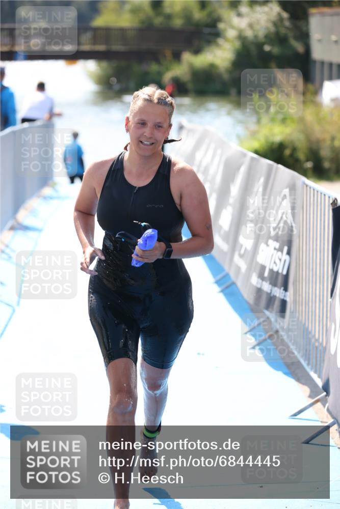 25.08.2024 - Elbe Triathlon Hamburg H.Heesch http://msf.ph/oto/6844445 25.08.2024 14:41:41 Schwimmen  meine-sportfotos.de