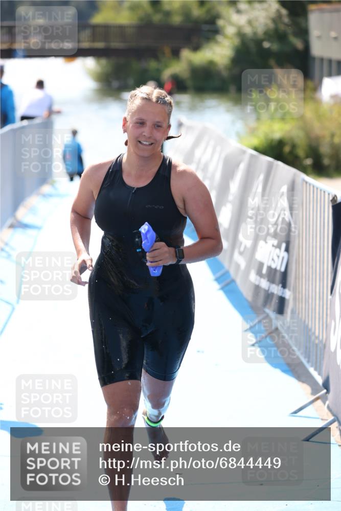25.08.2024 - Elbe Triathlon Hamburg H.Heesch http://msf.ph/oto/6844449 25.08.2024 14:41:41 Schwimmen  meine-sportfotos.de