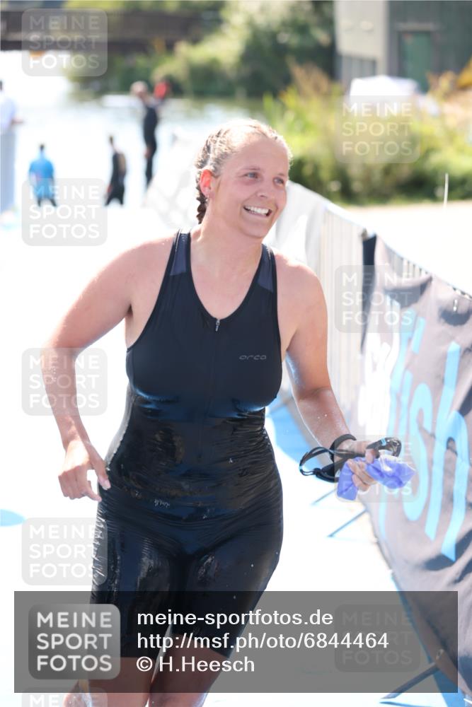 25.08.2024 - Elbe Triathlon Hamburg H.Heesch http://msf.ph/oto/6844464 25.08.2024 14:41:42 Schwimmen  meine-sportfotos.de