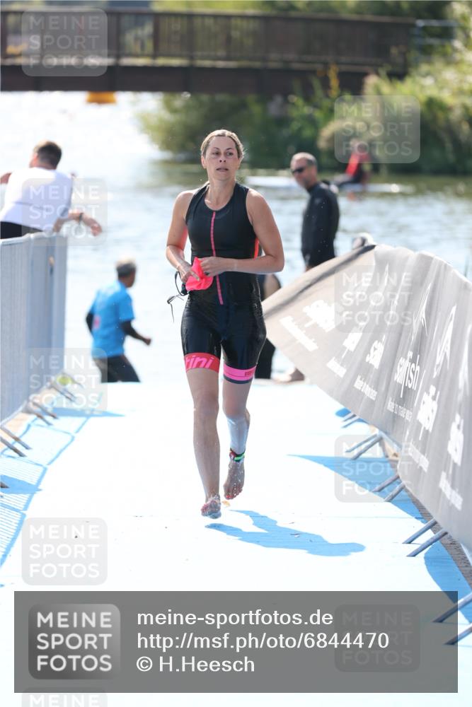 25.08.2024 - Elbe Triathlon Hamburg H.Heesch http://msf.ph/oto/6844470 25.08.2024 14:42:01 Schwimmen  meine-sportfotos.de