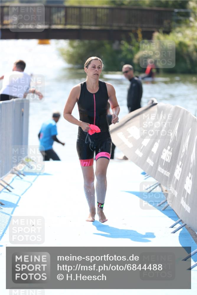 25.08.2024 - Elbe Triathlon Hamburg H.Heesch http://msf.ph/oto/6844488 25.08.2024 14:42:02 Schwimmen  meine-sportfotos.de