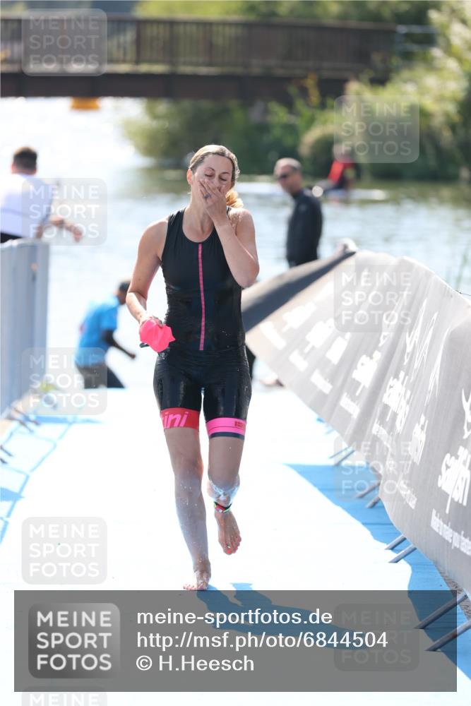 25.08.2024 - Elbe Triathlon Hamburg H.Heesch http://msf.ph/oto/6844504 25.08.2024 14:42:02 Schwimmen  meine-sportfotos.de