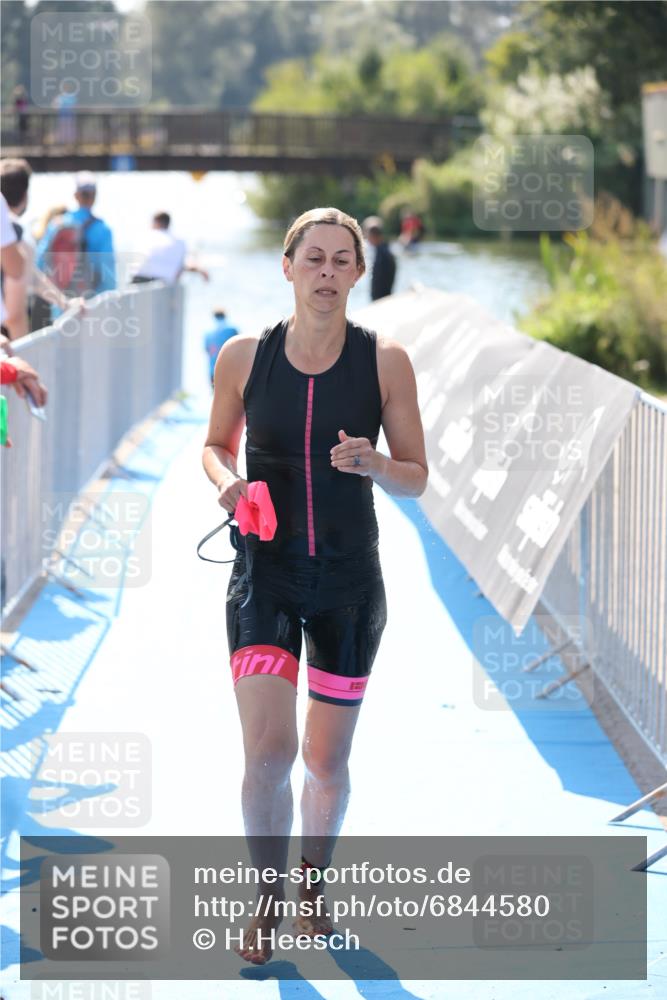 25.08.2024 - Elbe Triathlon Hamburg H.Heesch http://msf.ph/oto/6844580 25.08.2024 14:42:04 Schwimmen  meine-sportfotos.de