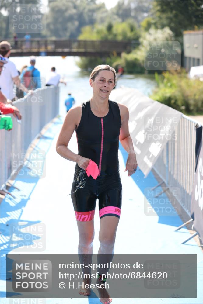 25.08.2024 - Elbe Triathlon Hamburg H.Heesch http://msf.ph/oto/6844620 25.08.2024 14:42:05 Schwimmen  meine-sportfotos.de