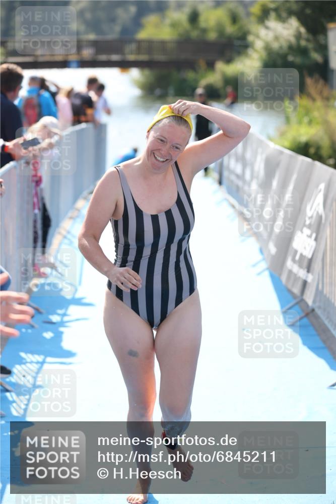 25.08.2024 - Elbe Triathlon Hamburg H.Heesch http://msf.ph/oto/6845211 25.08.2024 14:43:39 Schwimmen  meine-sportfotos.de