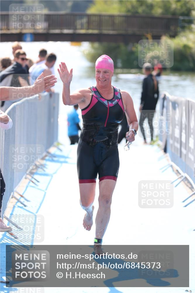 25.08.2024 - Elbe Triathlon Hamburg H.Heesch http://msf.ph/oto/6845373 25.08.2024 14:43:50 Schwimmen  meine-sportfotos.de