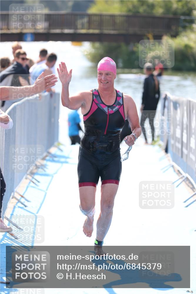25.08.2024 - Elbe Triathlon Hamburg H.Heesch http://msf.ph/oto/6845379 25.08.2024 14:43:50 Schwimmen  meine-sportfotos.de