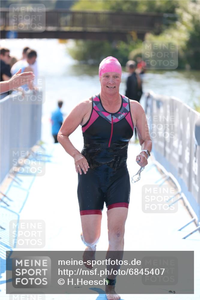 25.08.2024 - Elbe Triathlon Hamburg H.Heesch http://msf.ph/oto/6845407 25.08.2024 14:43:51 Schwimmen  meine-sportfotos.de