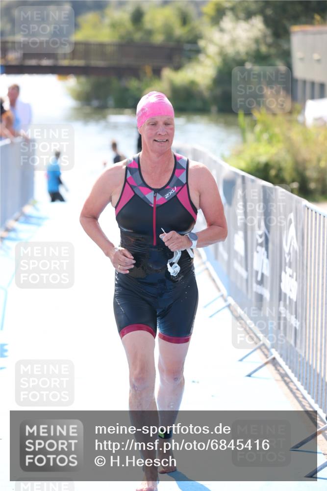 25.08.2024 - Elbe Triathlon Hamburg H.Heesch http://msf.ph/oto/6845416 25.08.2024 14:43:52 Schwimmen  meine-sportfotos.de