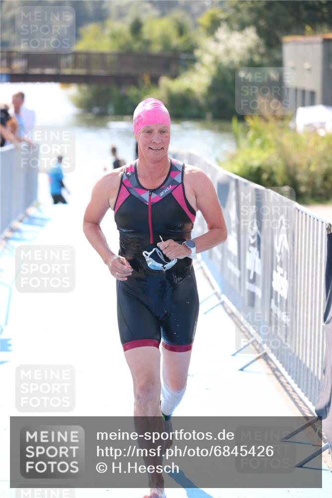 25.08.2024 - Elbe Triathlon Hamburg H.Heesch http://msf.ph/oto/6845426 25.08.2024 14:43:52 Schwimmen  meine-sportfotos.de