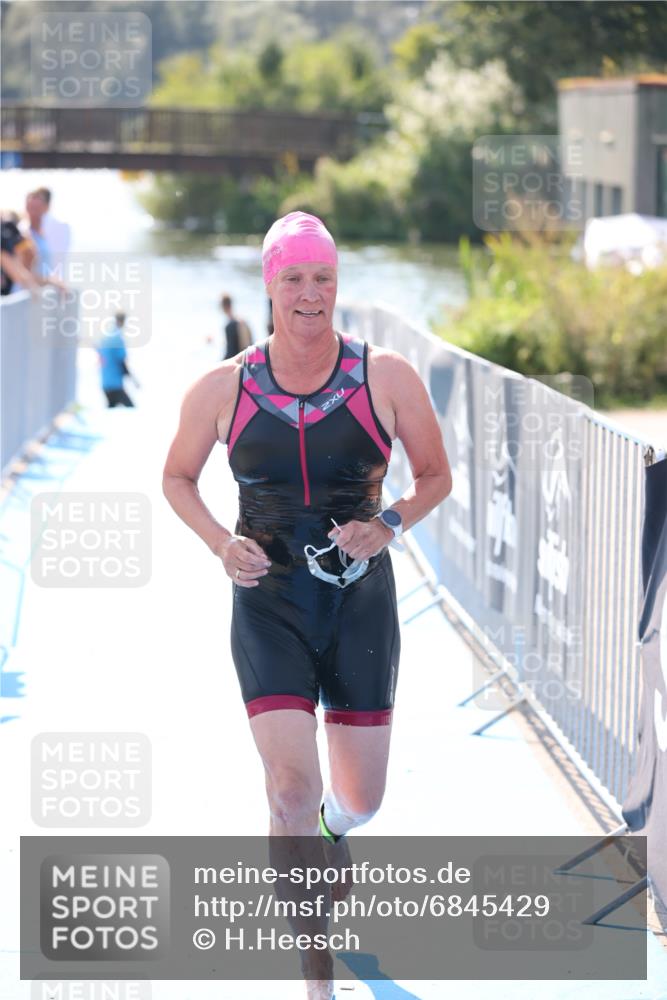 25.08.2024 - Elbe Triathlon Hamburg H.Heesch http://msf.ph/oto/6845429 25.08.2024 14:43:52 Schwimmen  meine-sportfotos.de