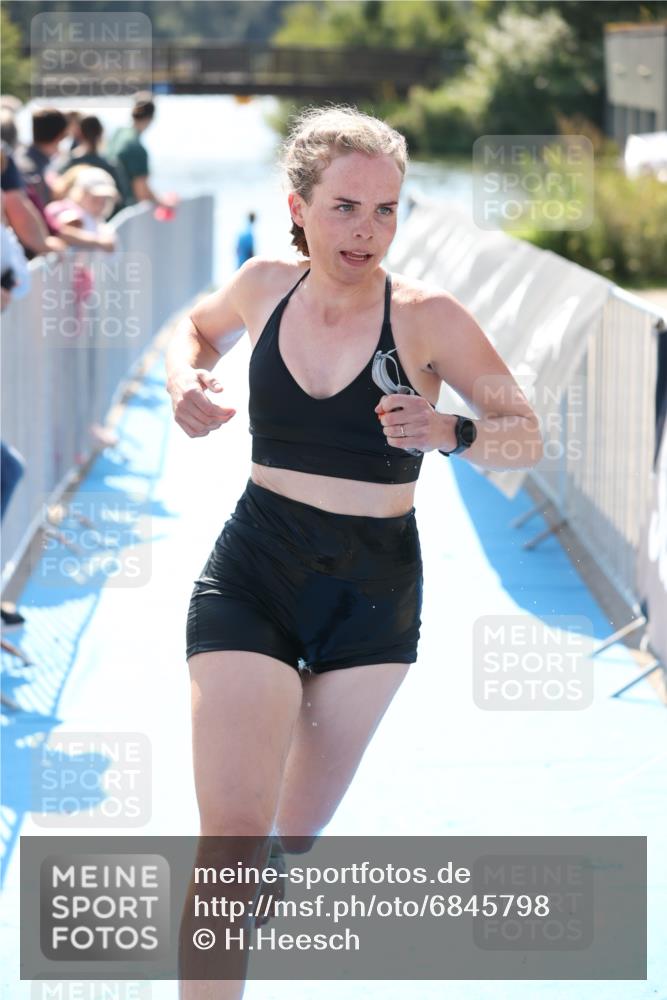 25.08.2024 - Elbe Triathlon Hamburg H.Heesch http://msf.ph/oto/6845798 25.08.2024 14:44:19 Schwimmen  meine-sportfotos.de