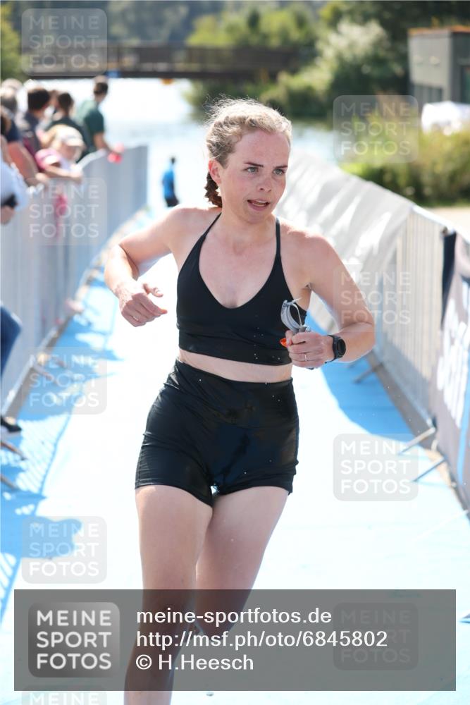 25.08.2024 - Elbe Triathlon Hamburg H.Heesch http://msf.ph/oto/6845802 25.08.2024 14:44:19 Schwimmen  meine-sportfotos.de