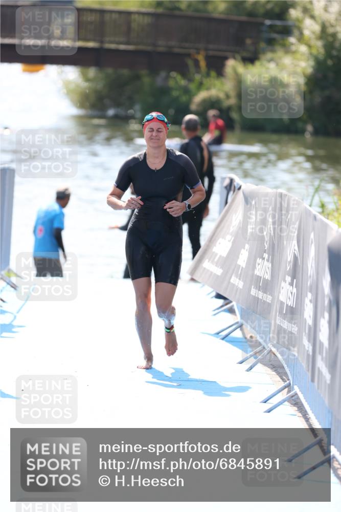 25.08.2024 - Elbe Triathlon Hamburg H.Heesch http://msf.ph/oto/6845891 25.08.2024 14:44:51 Schwimmen  meine-sportfotos.de