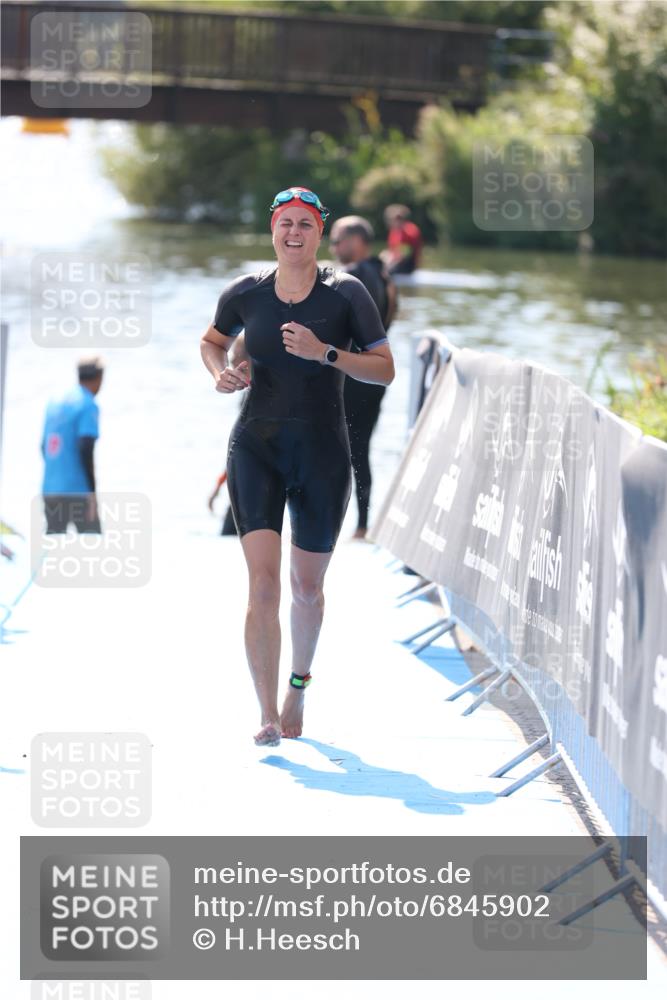 25.08.2024 - Elbe Triathlon Hamburg H.Heesch http://msf.ph/oto/6845902 25.08.2024 14:44:52 Schwimmen  meine-sportfotos.de