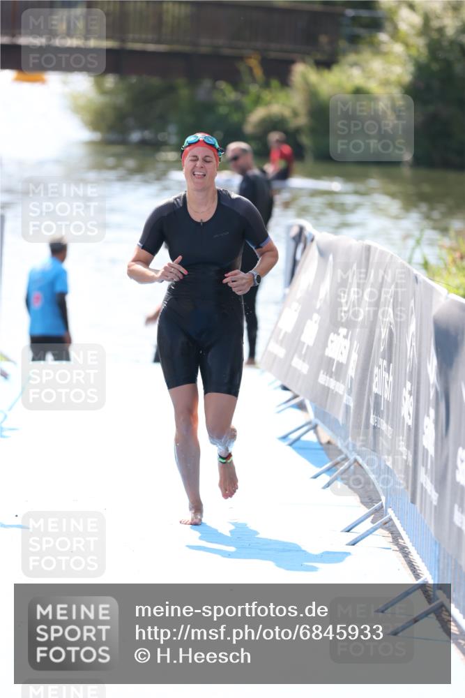 25.08.2024 - Elbe Triathlon Hamburg H.Heesch http://msf.ph/oto/6845933 25.08.2024 14:44:52 Schwimmen  meine-sportfotos.de