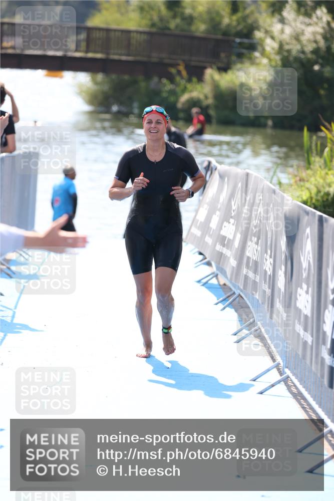 25.08.2024 - Elbe Triathlon Hamburg H.Heesch http://msf.ph/oto/6845940 25.08.2024 14:44:53 Schwimmen  meine-sportfotos.de