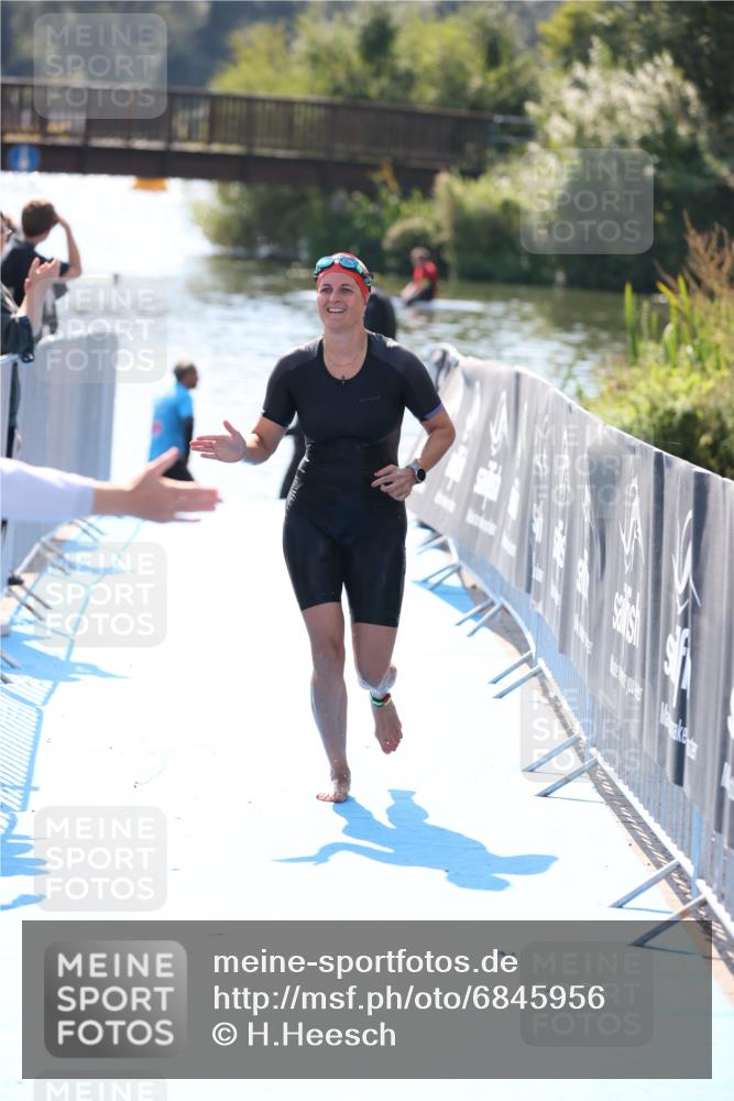 25.08.2024 - Elbe Triathlon Hamburg H.Heesch http://msf.ph/oto/6845956 25.08.2024 14:44:53 Schwimmen  meine-sportfotos.de