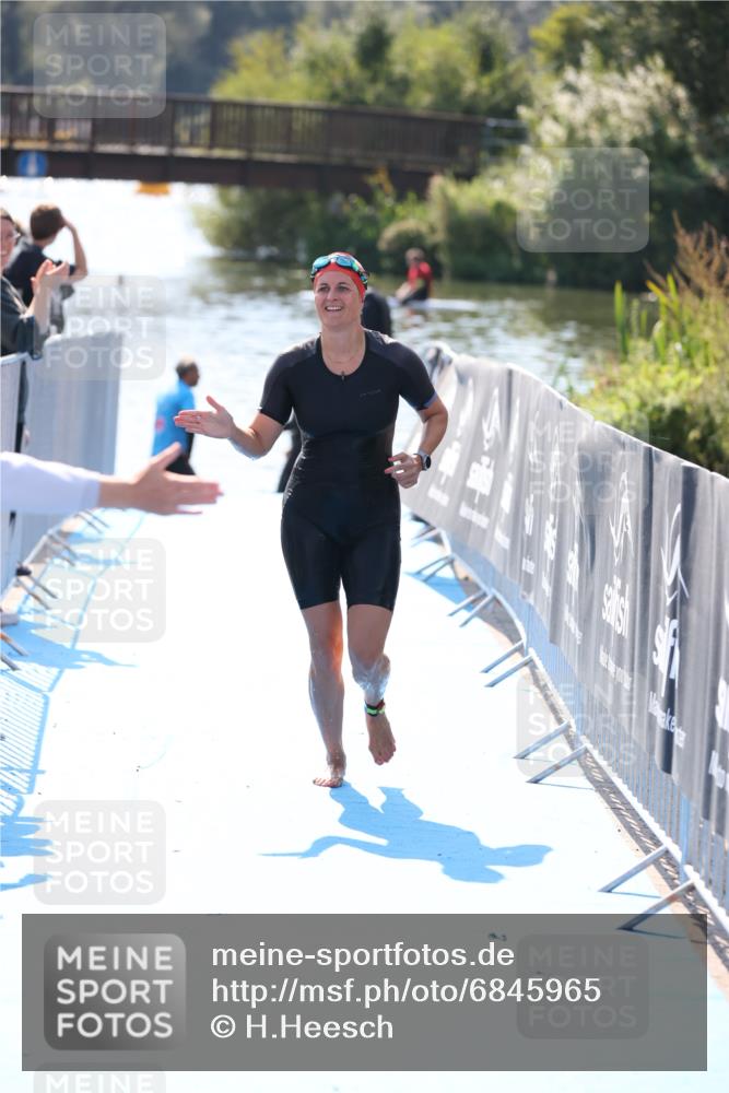25.08.2024 - Elbe Triathlon Hamburg H.Heesch http://msf.ph/oto/6845965 25.08.2024 14:44:53 Schwimmen  meine-sportfotos.de
