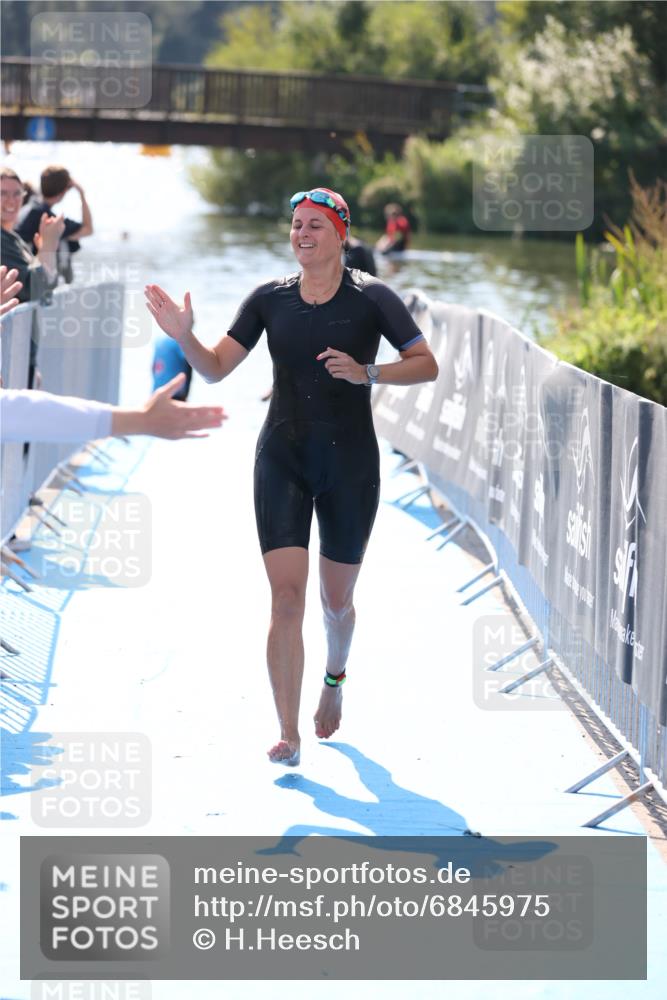 25.08.2024 - Elbe Triathlon Hamburg H.Heesch http://msf.ph/oto/6845975 25.08.2024 14:44:54 Schwimmen  meine-sportfotos.de