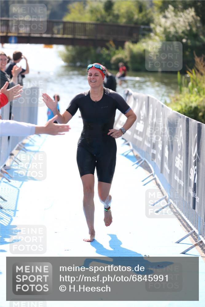 25.08.2024 - Elbe Triathlon Hamburg H.Heesch http://msf.ph/oto/6845991 25.08.2024 14:44:54 Schwimmen  meine-sportfotos.de