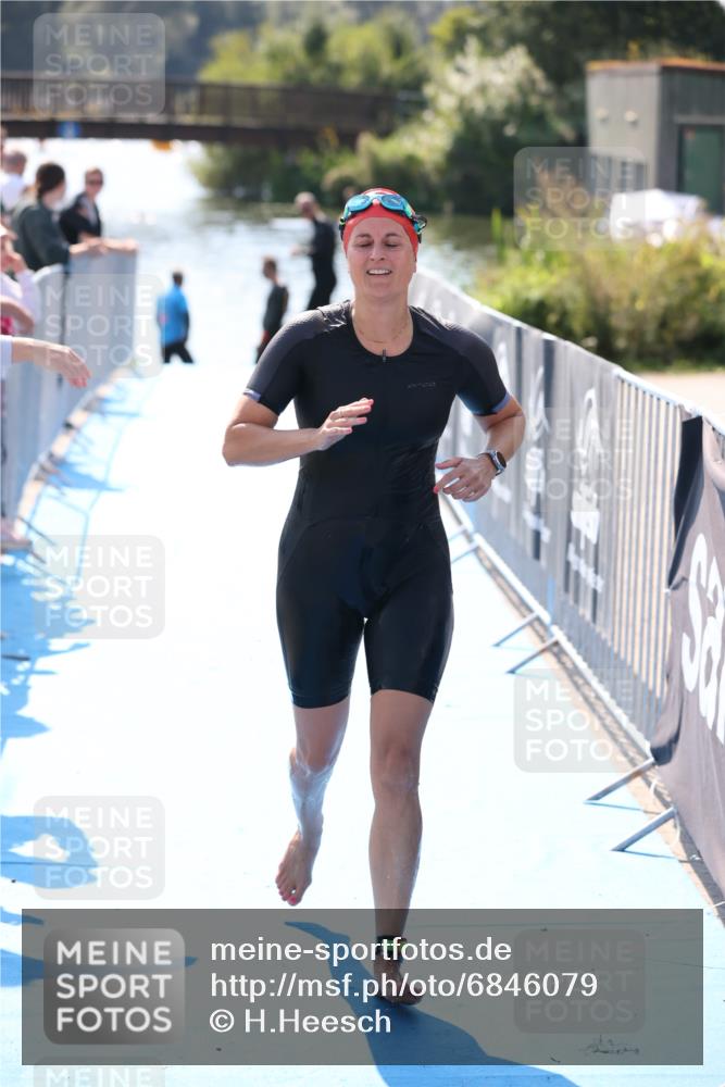 25.08.2024 - Elbe Triathlon Hamburg H.Heesch http://msf.ph/oto/6846079 25.08.2024 14:44:56 Schwimmen  meine-sportfotos.de