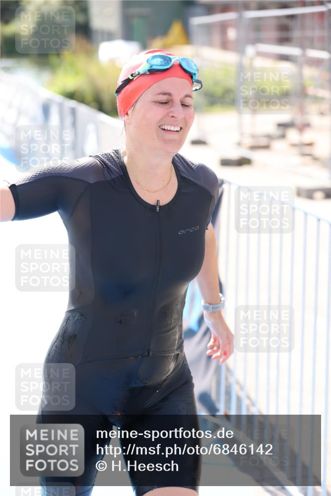 25.08.2024 - Elbe Triathlon Hamburg H.Heesch http://msf.ph/oto/6846142 25.08.2024 14:44:57 Schwimmen  meine-sportfotos.de