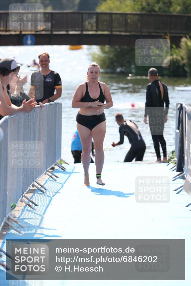 25.08.2024 - Elbe Triathlon Hamburg H.Heesch http://msf.ph/oto/6846202 25.08.2024 14:46:12 Schwimmen  meine-sportfotos.de
