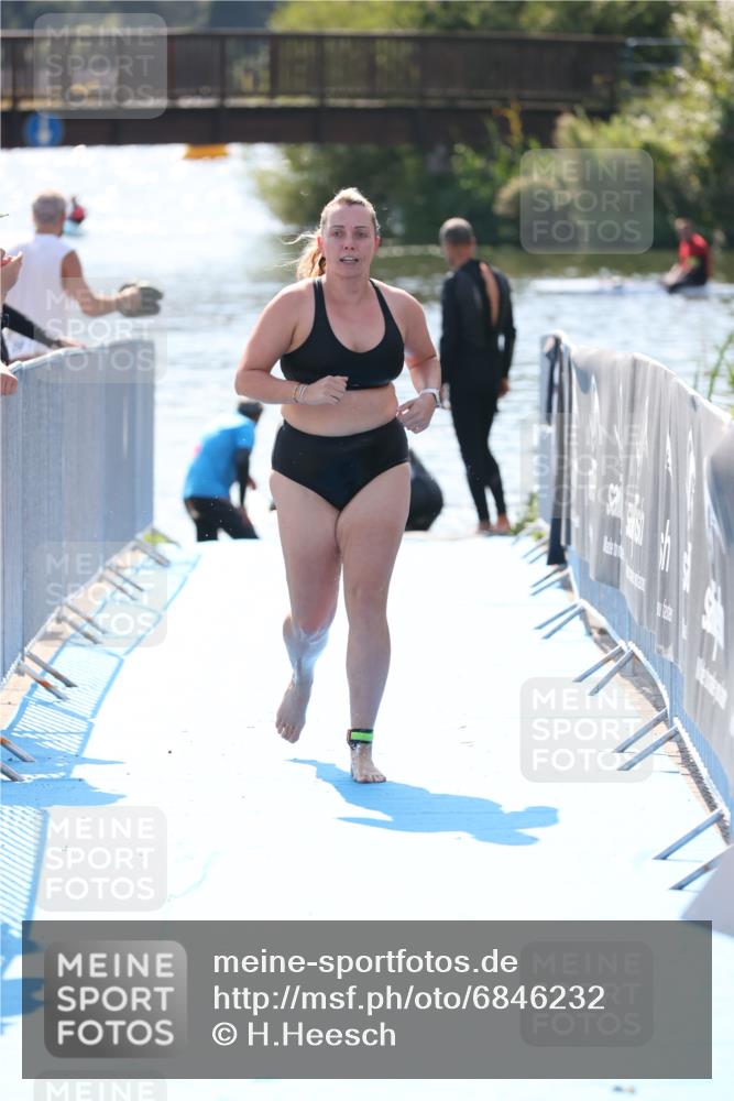 25.08.2024 - Elbe Triathlon Hamburg H.Heesch http://msf.ph/oto/6846232 25.08.2024 14:46:14 Schwimmen  meine-sportfotos.de