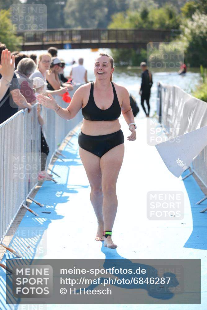 25.08.2024 - Elbe Triathlon Hamburg H.Heesch http://msf.ph/oto/6846287 25.08.2024 14:46:17 Schwimmen  meine-sportfotos.de