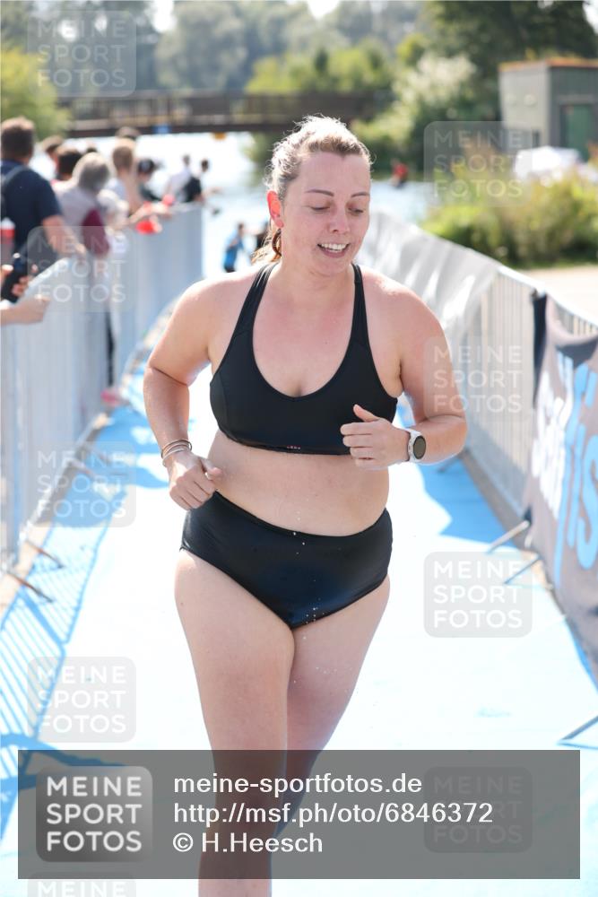 25.08.2024 - Elbe Triathlon Hamburg H.Heesch http://msf.ph/oto/6846372 25.08.2024 14:46:19 Schwimmen  meine-sportfotos.de