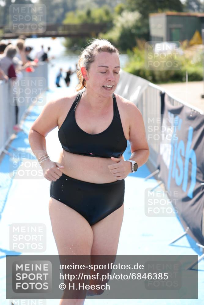 25.08.2024 - Elbe Triathlon Hamburg H.Heesch http://msf.ph/oto/6846385 25.08.2024 14:46:19 Schwimmen  meine-sportfotos.de