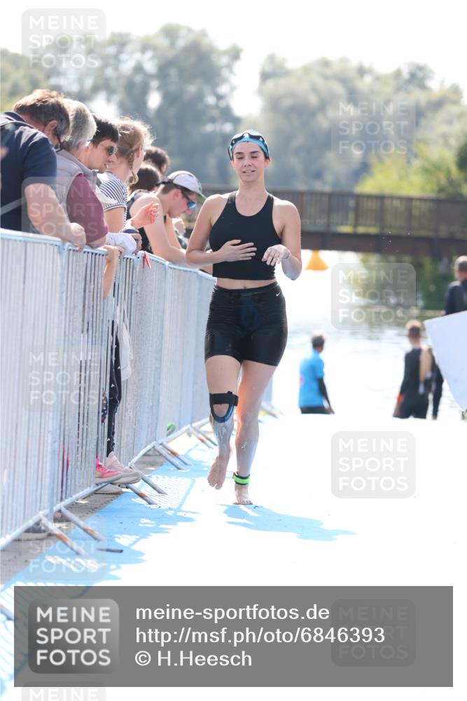 25.08.2024 - Elbe Triathlon Hamburg H.Heesch http://msf.ph/oto/6846393 25.08.2024 14:46:28 Schwimmen  meine-sportfotos.de