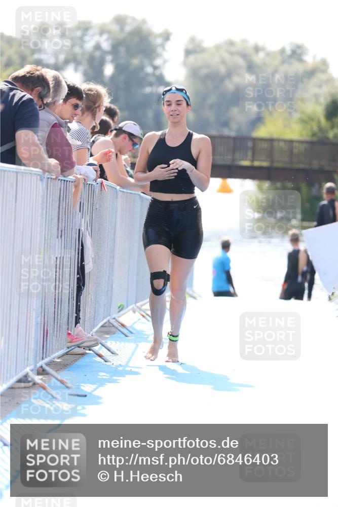 25.08.2024 - Elbe Triathlon Hamburg H.Heesch http://msf.ph/oto/6846403 25.08.2024 14:46:28 Schwimmen  meine-sportfotos.de