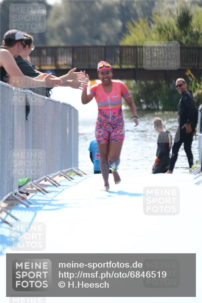 25.08.2024 - Elbe Triathlon Hamburg H.Heesch http://msf.ph/oto/6846519 25.08.2024 14:46:52 Schwimmen  meine-sportfotos.de