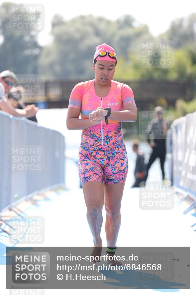 25.08.2024 - Elbe Triathlon Hamburg H.Heesch http://msf.ph/oto/6846568 25.08.2024 14:46:56 Schwimmen  meine-sportfotos.de
