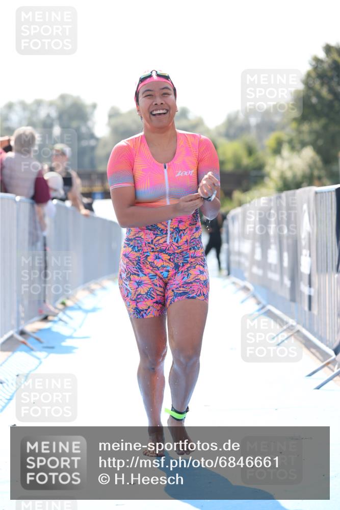 25.08.2024 - Elbe Triathlon Hamburg H.Heesch http://msf.ph/oto/6846661 25.08.2024 14:46:57 Schwimmen  meine-sportfotos.de