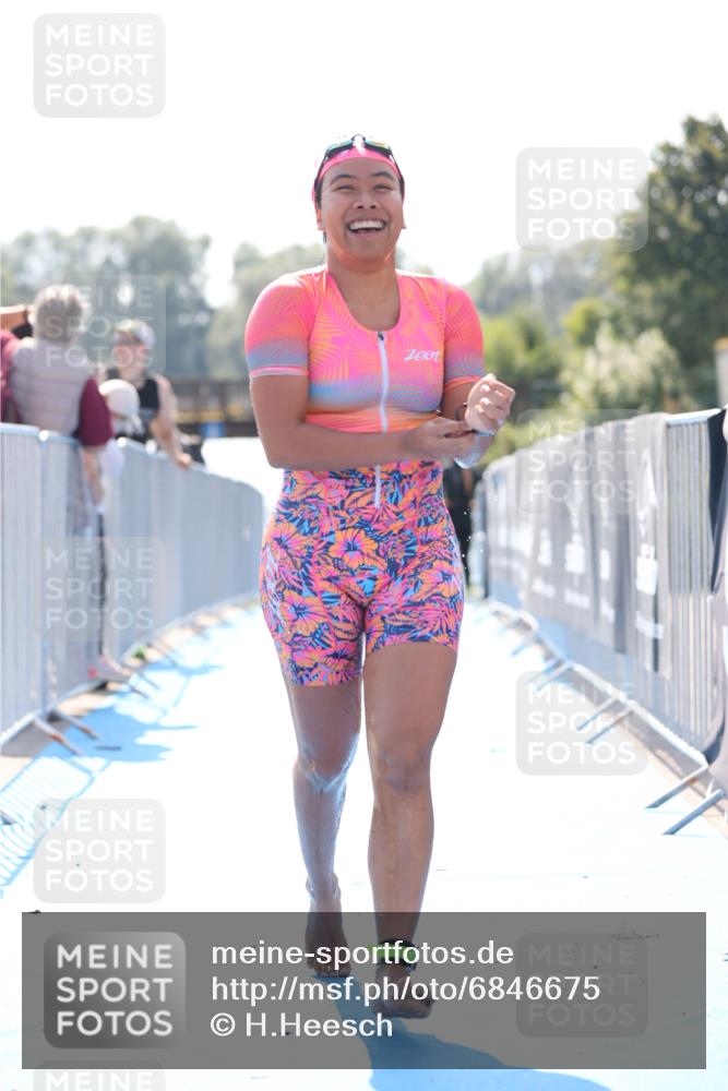 25.08.2024 - Elbe Triathlon Hamburg H.Heesch http://msf.ph/oto/6846675 25.08.2024 14:46:57 Schwimmen  meine-sportfotos.de