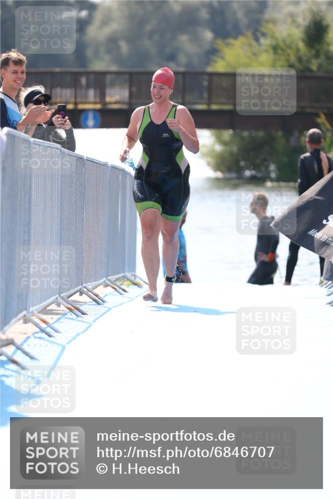 25.08.2024 - Elbe Triathlon Hamburg H.Heesch http://msf.ph/oto/6846707 25.08.2024 14:47:36 Schwimmen  meine-sportfotos.de