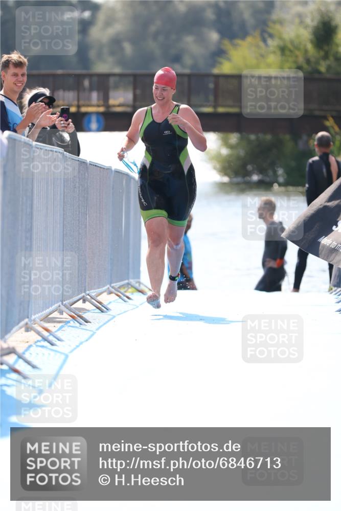 25.08.2024 - Elbe Triathlon Hamburg H.Heesch http://msf.ph/oto/6846713 25.08.2024 14:47:36 Schwimmen  meine-sportfotos.de