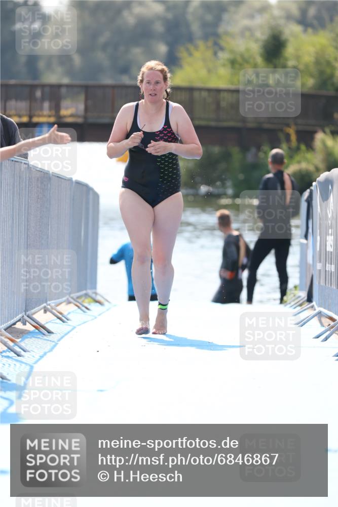 25.08.2024 - Elbe Triathlon Hamburg H.Heesch http://msf.ph/oto/6846867 25.08.2024 14:49:07 Schwimmen  meine-sportfotos.de