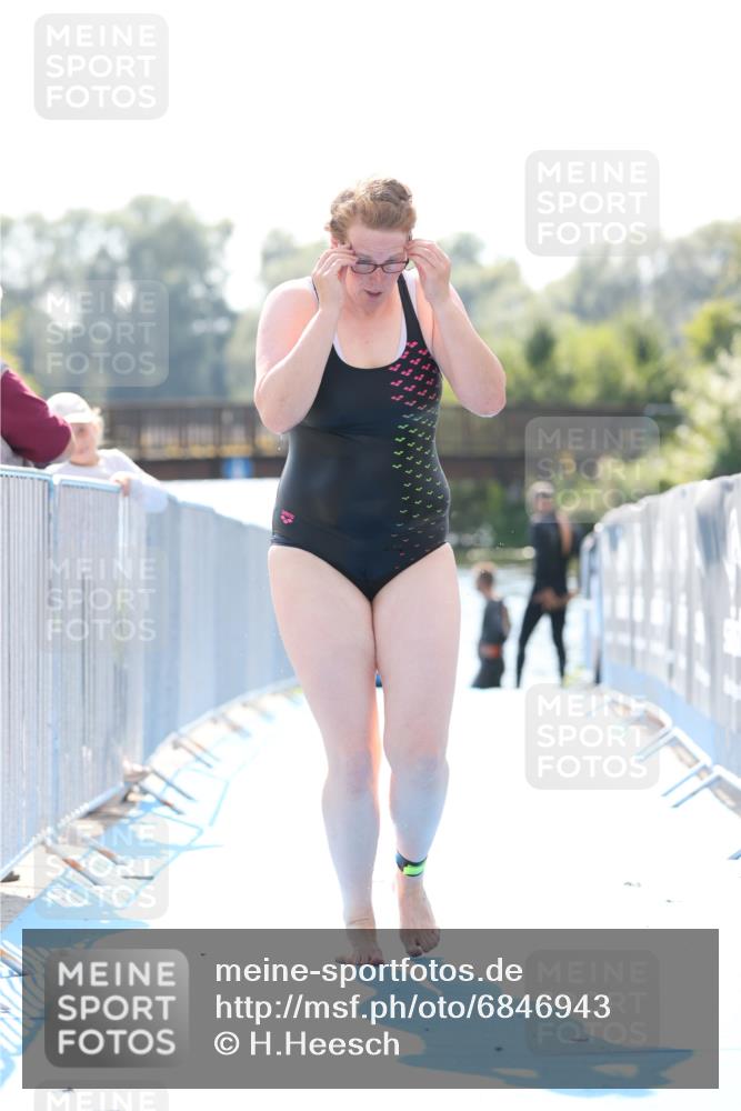 25.08.2024 - Elbe Triathlon Hamburg H.Heesch http://msf.ph/oto/6846943 25.08.2024 14:49:11 Schwimmen  meine-sportfotos.de