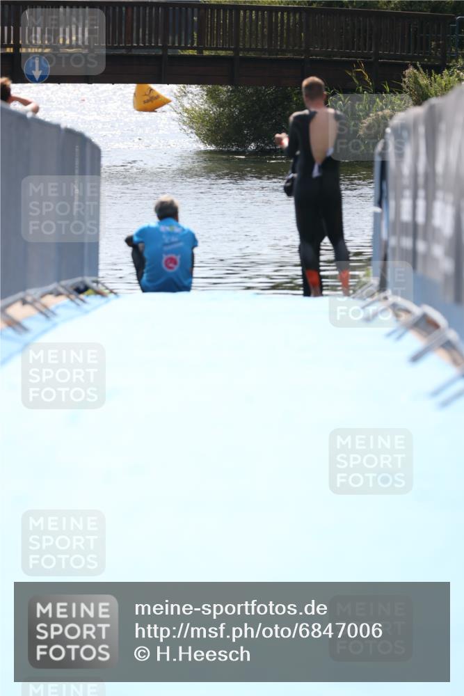 25.08.2024 - Elbe Triathlon Hamburg H.Heesch http://msf.ph/oto/6847006 25.08.2024 14:54:02 Schwimmen  meine-sportfotos.de