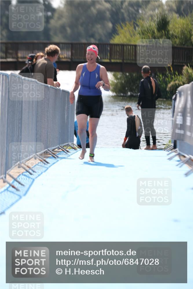 25.08.2024 - Elbe Triathlon Hamburg H.Heesch http://msf.ph/oto/6847028 25.08.2024 14:54:57 Schwimmen  meine-sportfotos.de