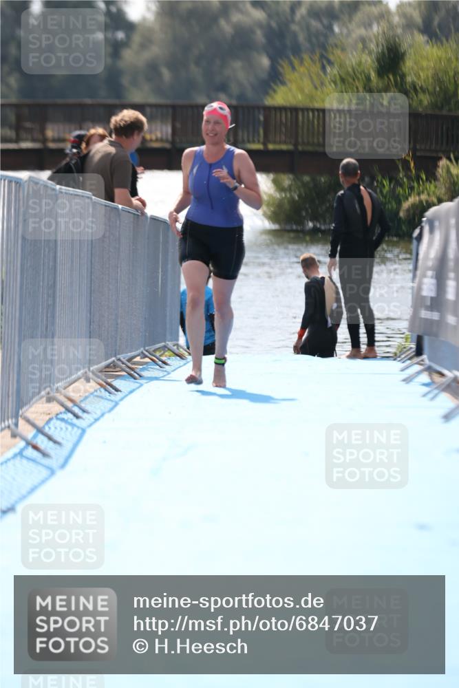 25.08.2024 - Elbe Triathlon Hamburg H.Heesch http://msf.ph/oto/6847037 25.08.2024 14:54:57 Schwimmen  meine-sportfotos.de