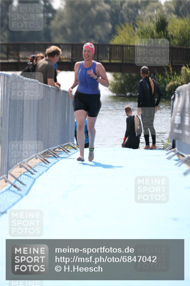 25.08.2024 - Elbe Triathlon Hamburg H.Heesch http://msf.ph/oto/6847042 25.08.2024 14:54:57 Schwimmen  meine-sportfotos.de