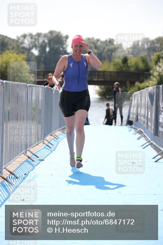 25.08.2024 - Elbe Triathlon Hamburg H.Heesch http://msf.ph/oto/6847172 25.08.2024 14:55:01 Schwimmen  meine-sportfotos.de