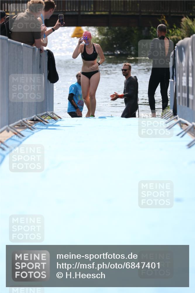 25.08.2024 - Elbe Triathlon Hamburg H.Heesch http://msf.ph/oto/6847401 25.08.2024 14:58:37 Schwimmen  meine-sportfotos.de